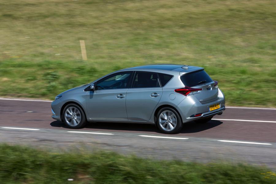  Toyota Auris 2015 года  (UK) (фото 18 из 43)
